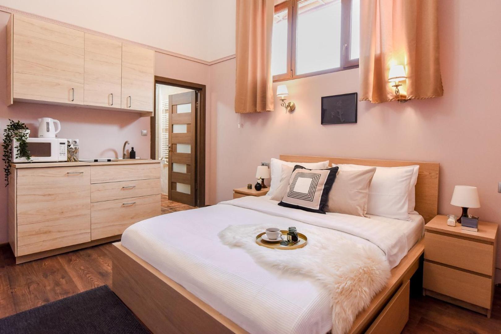 Historic Charm, Modern Comfort - Accommodation In The Heart Of The Old Town Bukares Bagian luar foto